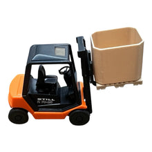 Load image into Gallery viewer, HO scale Warehouse Forklift Kit, Drums, Pallets, and Gaylords